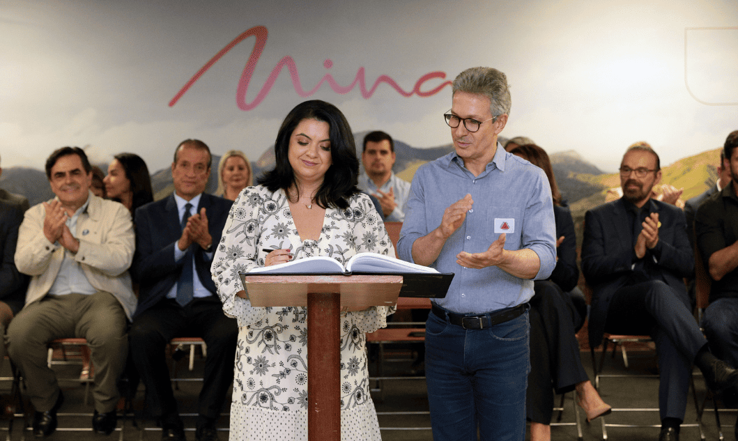 Governador empossa nova secretária de Estado